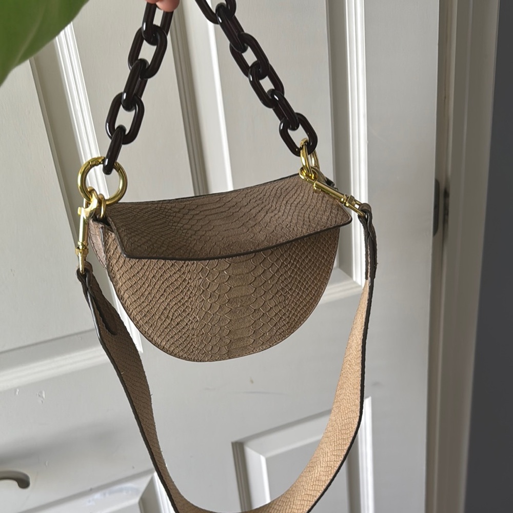 Yuzefi like new Shoulder Bag